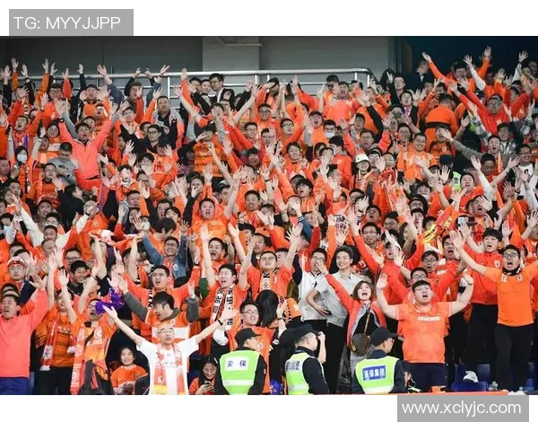 粉色头发的足球明星是谁他在赛场上的表现如何引发关注